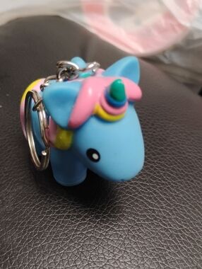 ANIMOLDS POO POO UNICORN KEYCHAIN EXCELLENT CONDITION